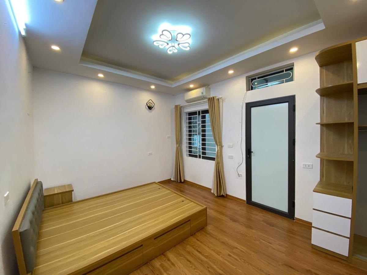 Tam Trinh 45m 5 tầng oto đỗ cửa-8 tỷ