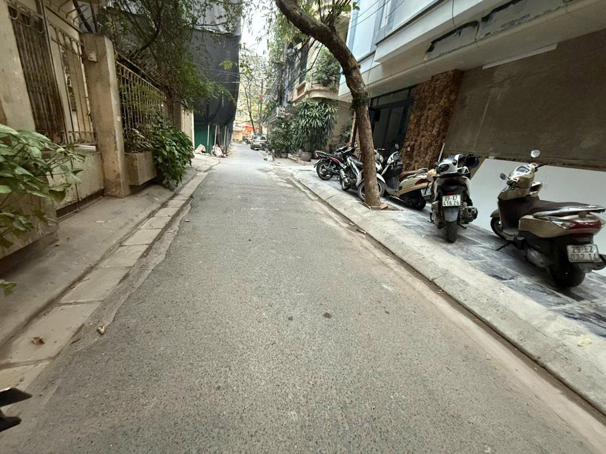 Phân lô Đền Lừ-6 Tầng thang máy-Oto đỗ cửA-40M-10 Tỷ