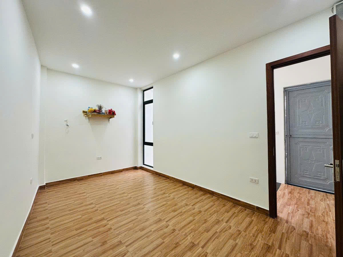 Phân lô Đền Lừ-6 Tầng thang máy-Oto đỗ cửA-40M-10 Tỷ