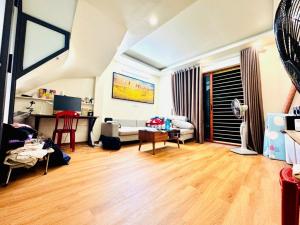 BÁN GẤP NHÀ ĐẸP MỸ ĐÌNH - NHÀ 5 TẦNG - 3 BƯỚC RA CHỢ - GIÁ MỀM 7,5 TỶ