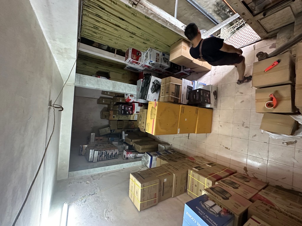 Ban nhà khu vực Hoàn Kiếm 20m 3 tầng siêu đẹp 5 Tỷ