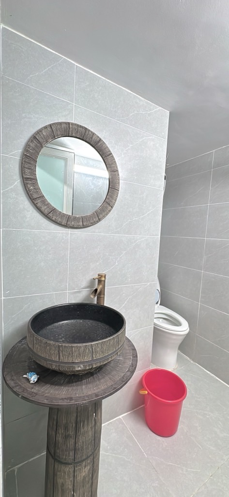 NHÀ TẬP THỂ KHU PHỐ SẦM UẤT