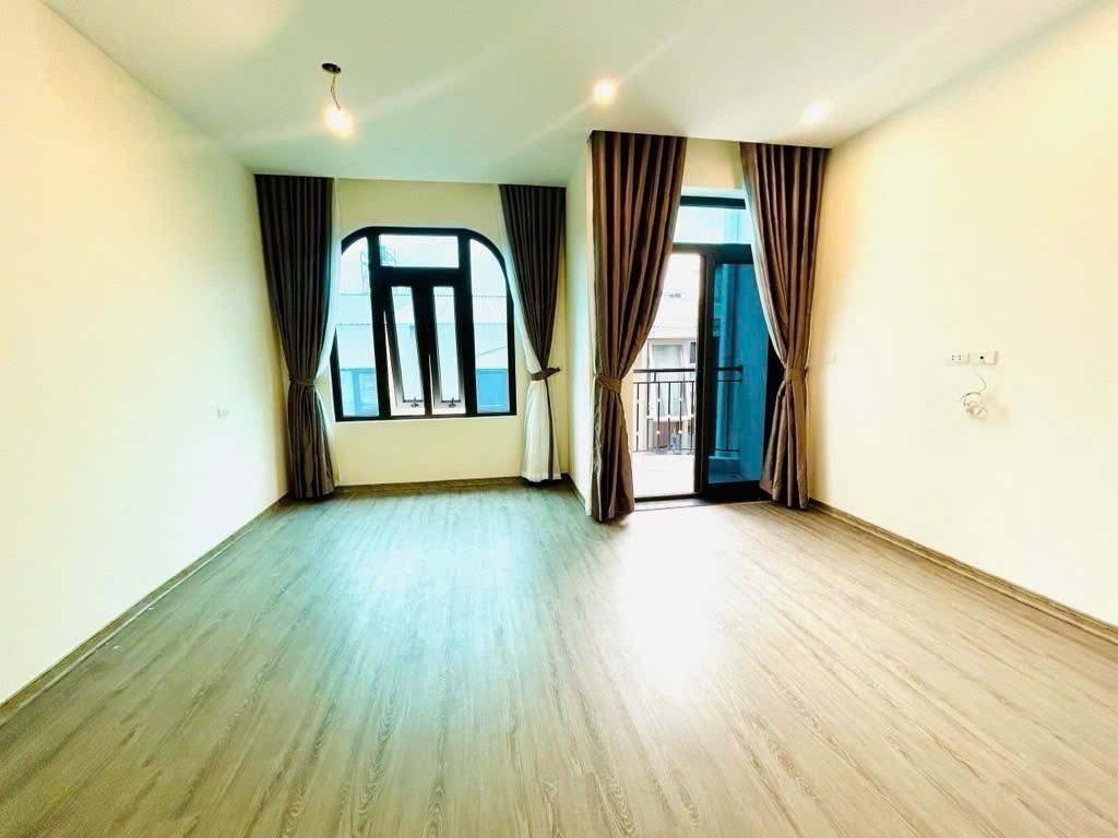 PHÂN LÔ NGỌC HỒI - GARA OTO - FULL CÔNG NĂNG - NHIỀU TIỆN ÍCH - 13.5 TỶ