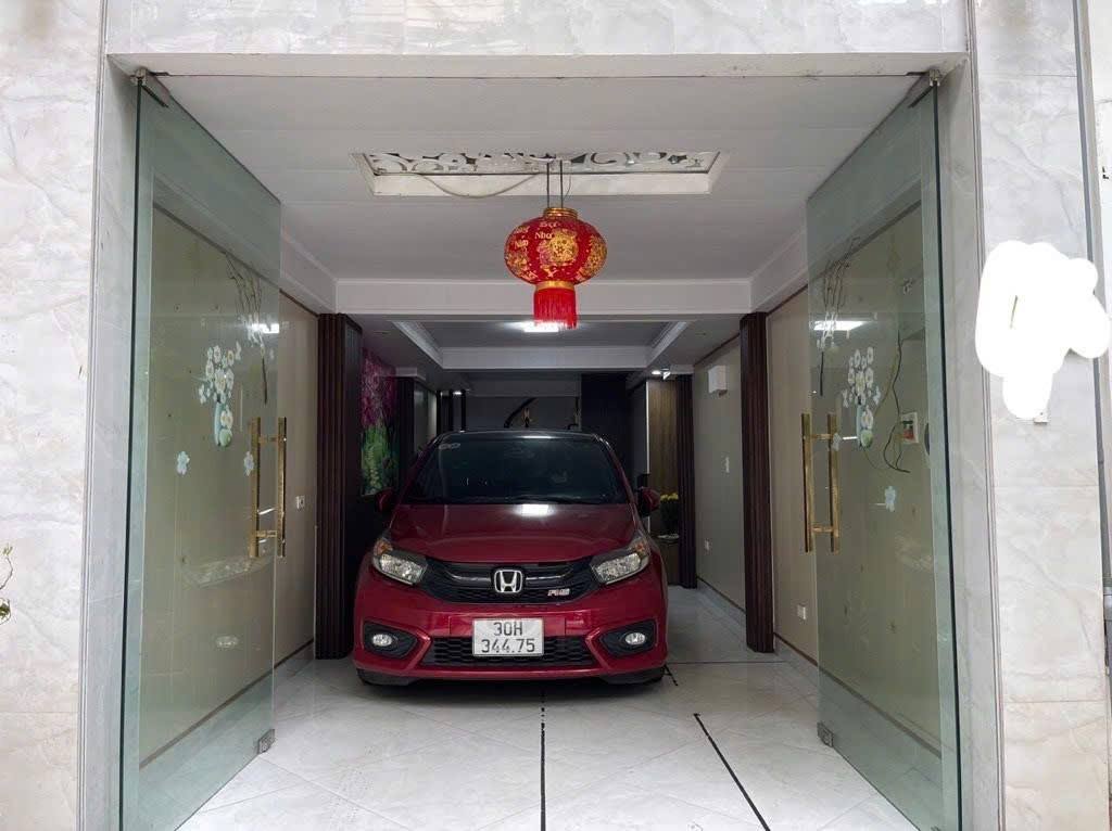 ngay gần Lotte Tây Hồ - nhà đường Lạc Long Quân