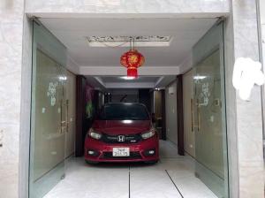 ngay gần Lotte Tây Hồ - nhà đường Lạc Long Quân