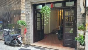 Chủ cần bán gấp nhà phố Lạc Long Quân, Phú Thượng, Tây Hồ 13,999 tỷ