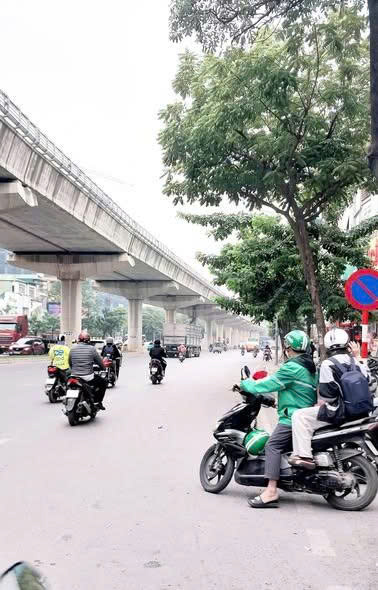 NHÀ ĐẸP QUAN NHÂN – 32M² – CHUẨN 5 SAO – THANG MÁY XỊN – FULL NỘI THẤT