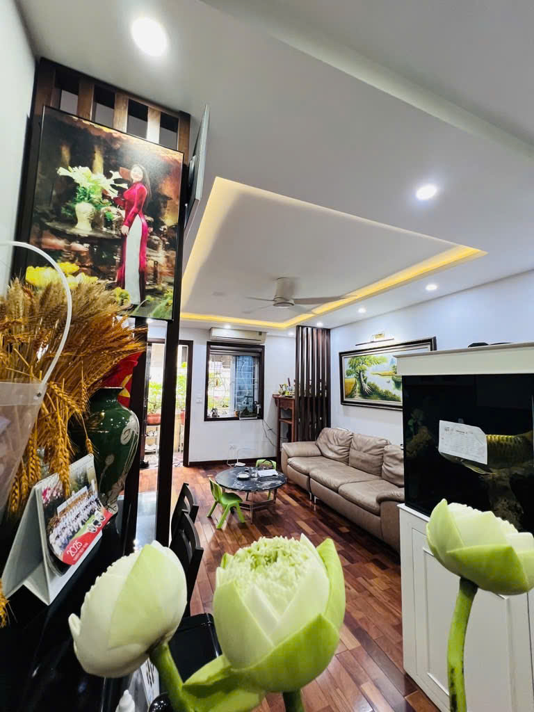 CẦN B@N GẤP CĂN HỘ TÔN ĐỨC THẮNG --  2 THOÁNG -- Ô TÔ DỖ CHÂN CẦU THANG - NHÀ FULL NỘI THẤT