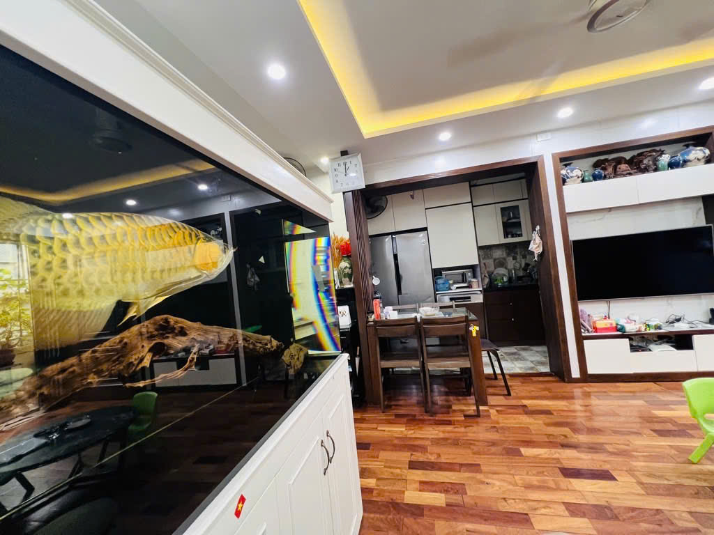 CẦN B@N GẤP CĂN HỘ TÔN ĐỨC THẮNG --  2 THOÁNG -- Ô TÔ DỖ CHÂN CẦU THANG - NHÀ FULL NỘI THẤT