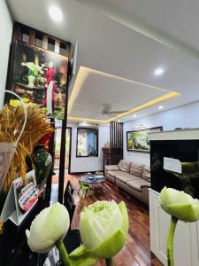 CẦN B@N GẤP CĂN HỘ TÔN ĐỨC THẮNG --  2 THOÁNG -- Ô TÔ DỖ CHÂN CẦU THANG - NHÀ FULL NỘI THẤT