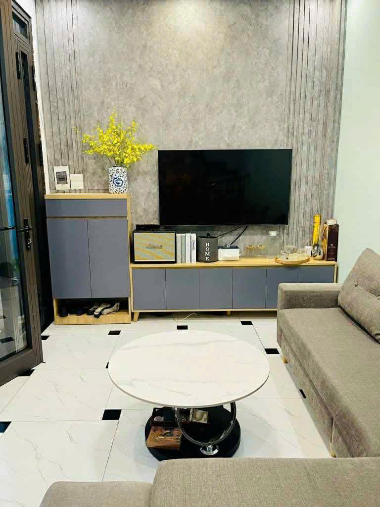 Cần bán nhà Cầu Giấy,đường Hồ Tùng Mậu.