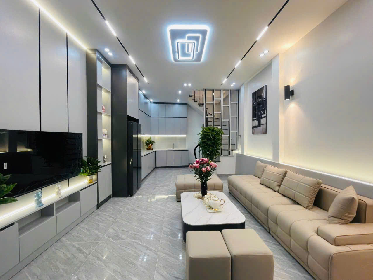 NHÀ DÂN XÂY, NỘI THẤT HIỆN ĐẠI, THOÁNG SÁNG