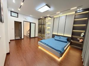 NHÀ DÂN XÂY, NỘI THẤT HIỆN ĐẠI, THOÁNG SÁNG