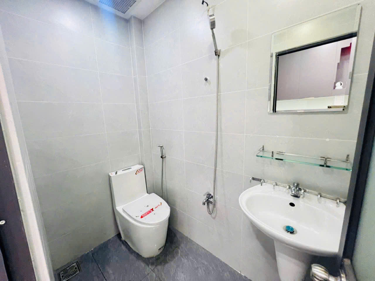 Bán Nhà Mới Nguyễn Thị Tần Q8 – Thiết Kế Hiện Đại, Dọn Vào Ở Ngay, 70m2 (4,5x16m), Nhỉnh 6 Tỷ