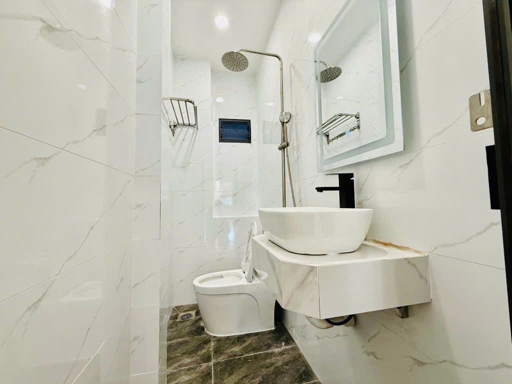 Mặt Tiền Trung Tâm Dương Bá Trạc – Bước Ra Là Tiện Ích, Nhà Mới 100%, Tặng Full Nội Thất