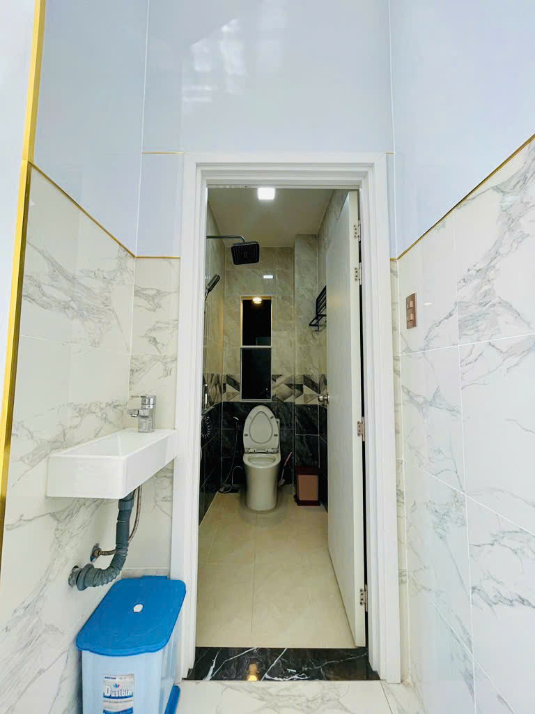 Nhà Hiếm Vị Trí Đẹp: Âu Dương Lân Q8, Ngang 5m, 3 Tầng, 4 Ngủ, Xe Hơi Tới Cửa, Nhỉnh 6 Tỷ