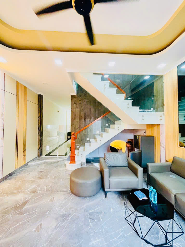 Nhà Hiếm Vị Trí Đẹp: Âu Dương Lân Q8, Ngang 5m, 3 Tầng, 4 Ngủ, Xe Hơi Tới Cửa, Nhỉnh 6 Tỷ