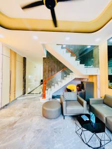 Nhà Hiếm Vị Trí Đẹp: Âu Dương Lân Q8, Ngang 5m, 3 Tầng, 4 Ngủ, Xe Hơi Tới Cửa, Nhỉnh 6 Tỷ