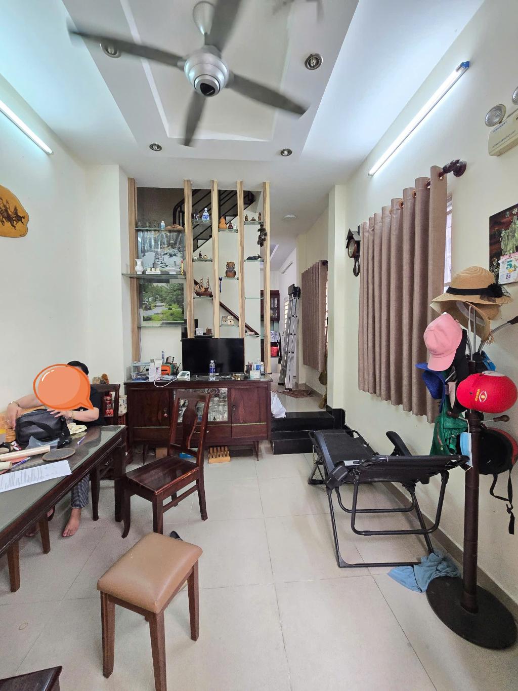 Trần Đình Xu Phường Nguyễn Cư Trinh Quận 1 . 7.6 tỷ