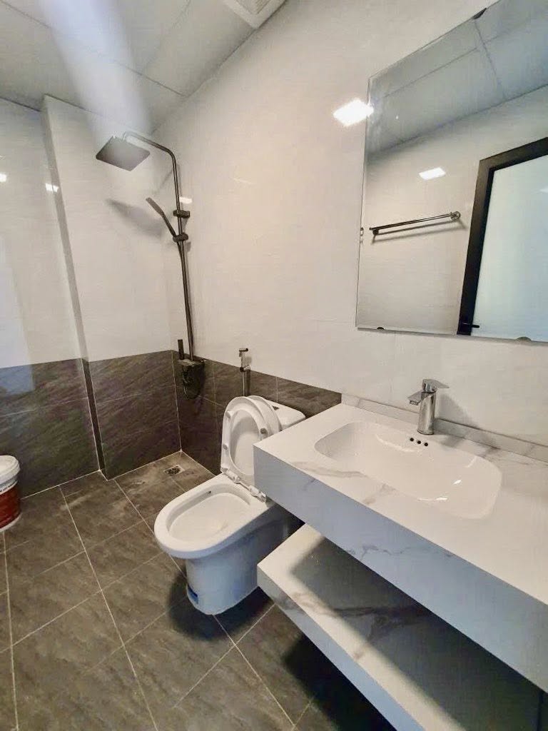 LONG BIÊN ! MUA ĐẦU TƯ - CHO THUE GIỮ TIỀN - ĐẸP NHẤT KHU 918