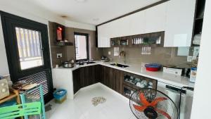 LỖ GÓC 3 MẶT HXT - TRỊNH ĐÌNH TRỌNG Q.11 - 44M² - 5 TẦNG - HOÀN CÔNG DỦ - NHÀ MỚI,