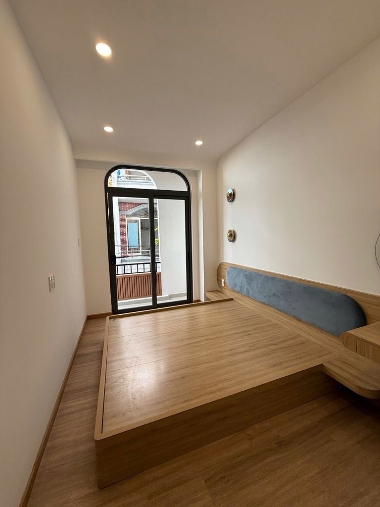 CHỈ HƠN 7 TỶ, NHÀ 3 TẦNG MỚI ĐẸP, Ô TÔ VÀO NHÀ, ĐƯỜNG ĐỖ CÔNG TƯỜNG, QUẬN TÂN PHÚ, SÀI GÒN.