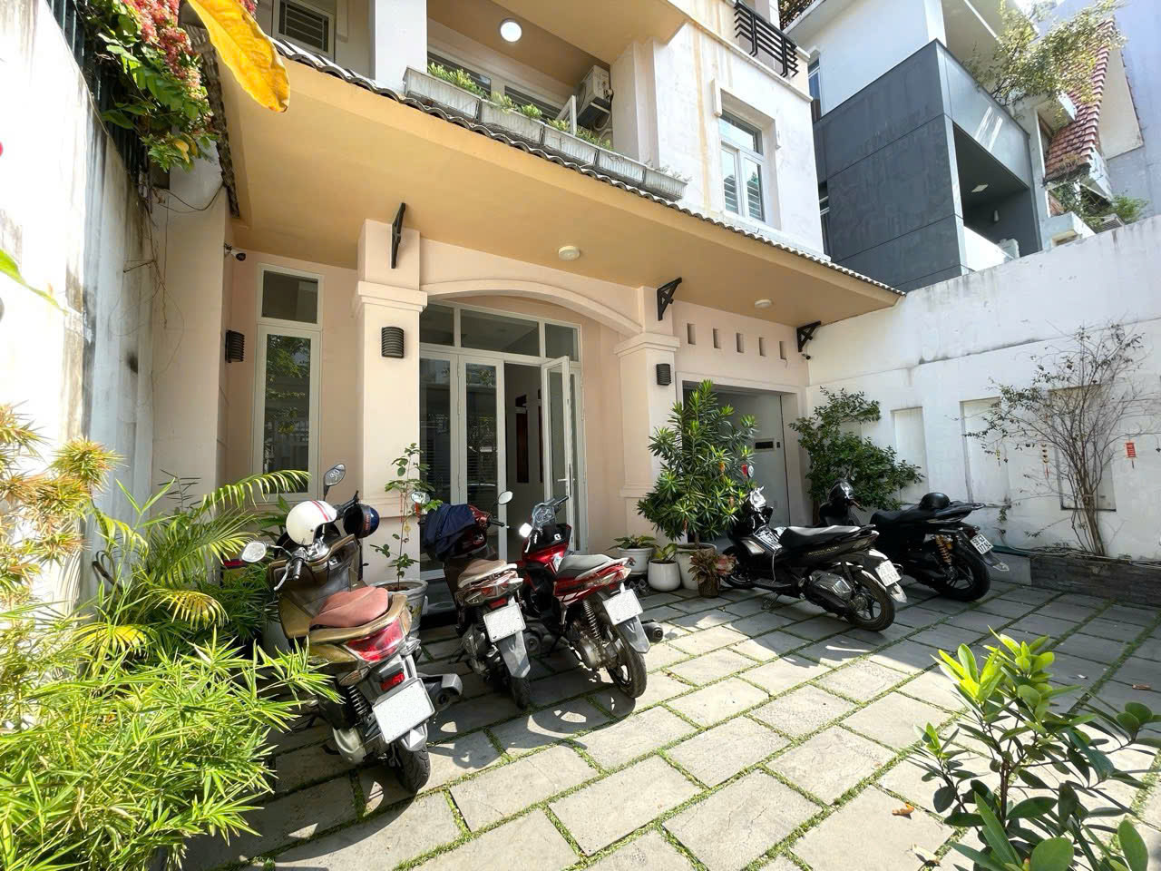 Biệt thự quận 7