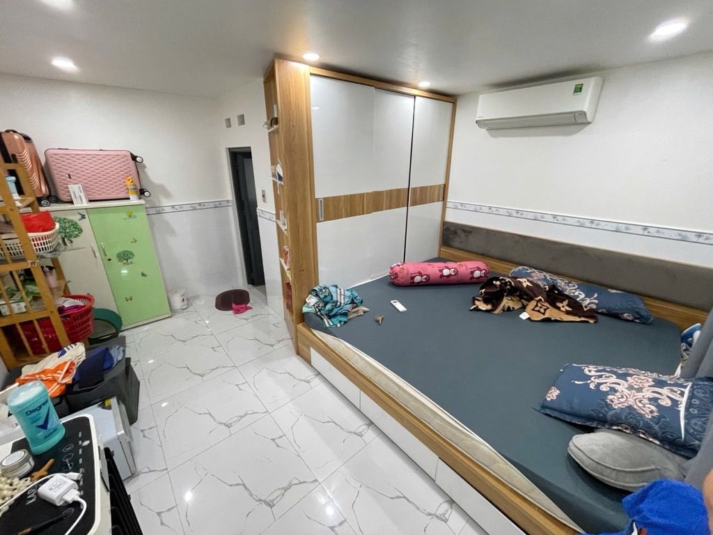 Góc 2 mặt tiền, đường Lý Thánh Tông, quận Tân Phú, 64m2, hơn 5 tỷ.