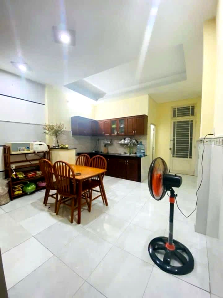 Chủ bán gấp trước Tết. Nhà 1 lầu, 2 mặt tiền đường Sơn Kỳ, Tân Phú. 4 x 12.2, nở hậu, hơn 5 tỷ.