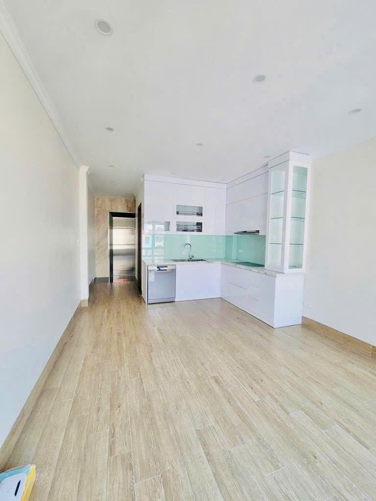 BÁN NHÀ PHỐ NGUYỄN VĂN CỪ – 6 TẦNG THANG MÁY – Ô TÔ ĐỖ CỬA – 45M2 – NHỈNH 15TỶ