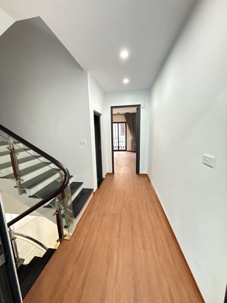 THẠCH BÀN - NHÀ QUAN XÂY - 2 MẶT NGÕ - 70M2 - GẦN 12 TỶ