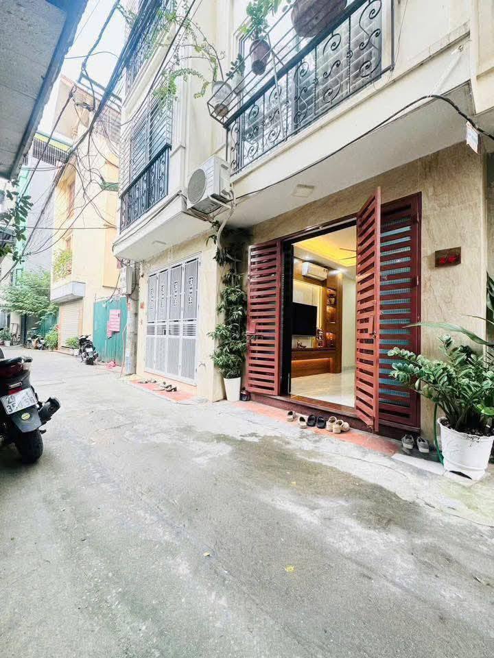 BÁN NHÀ NGỌC THỤY LONG BIÊN - 39M2 - NHỈNH 8 TỶ - CÁCH CHỢ 40M - SUV ĐỖ CỬA