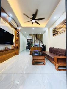 BÁN NHÀ NGỌC THỤY LONG BIÊN - 39M2 - NHỈNH 8 TỶ - CÁCH CHỢ 40M - SUV ĐỖ CỬA