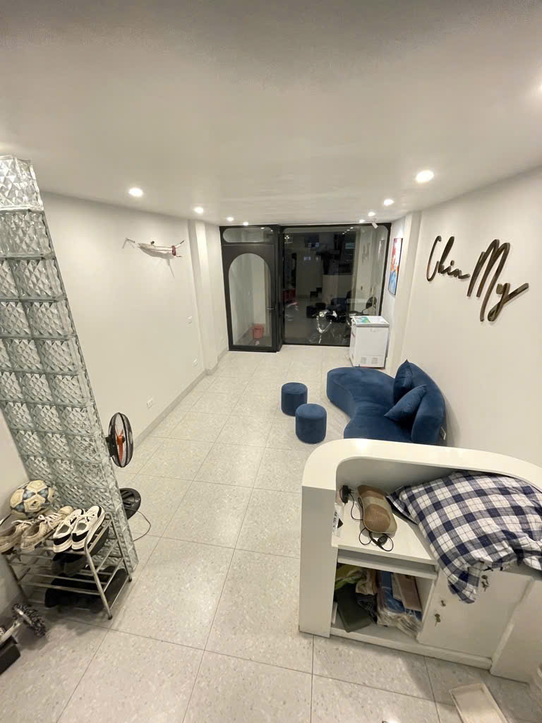 hiếm, mặt ngõ rộng