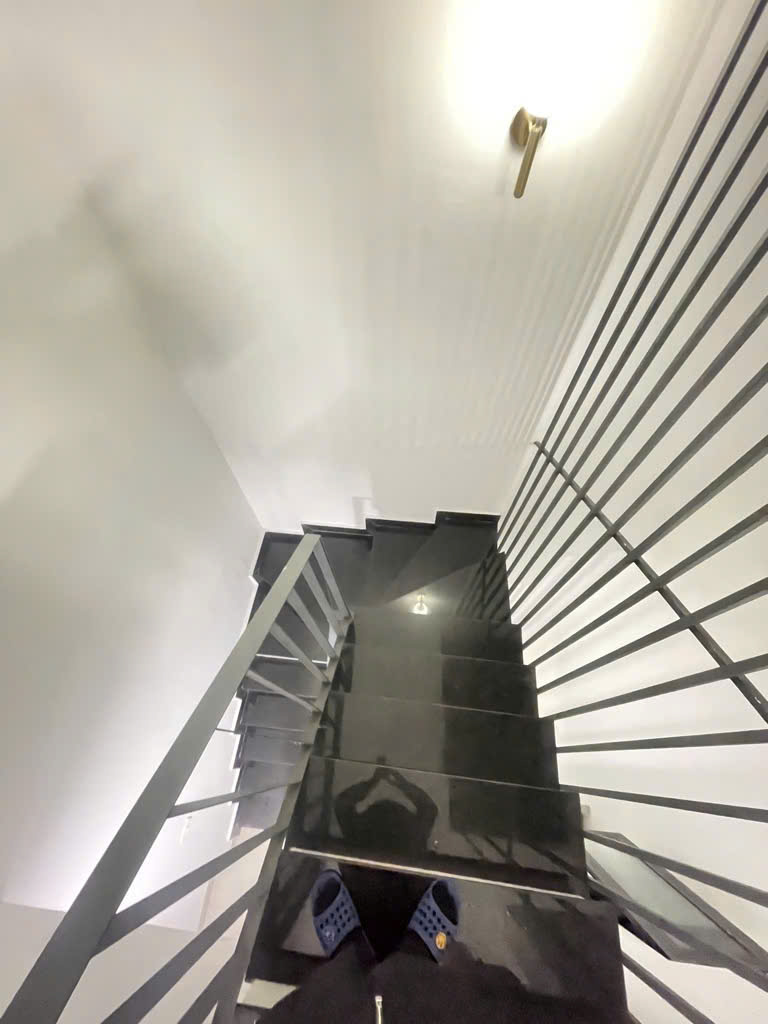 hiếm, mặt ngõ rộng