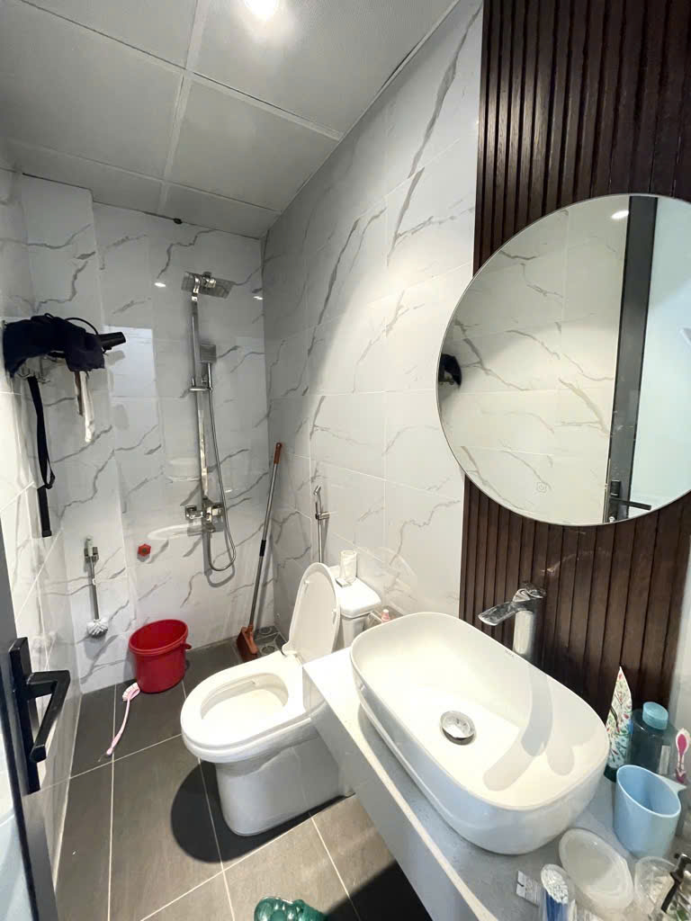 hiếm, mặt ngõ rộng