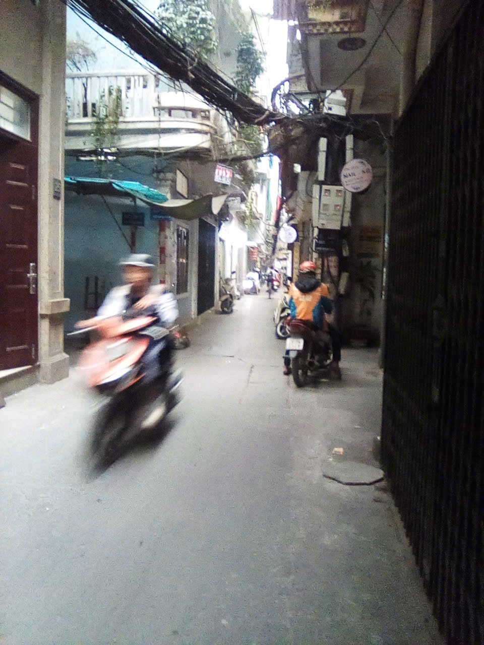 hiếm, mặt ngõ rộng