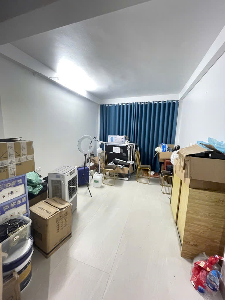 hiếm, mặt ngõ rộng