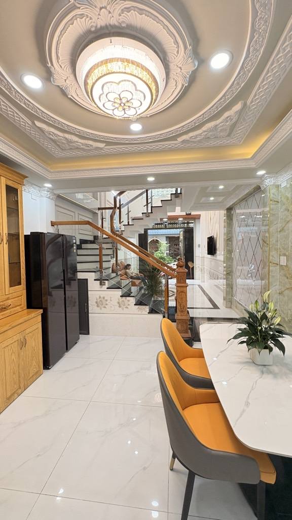 SIÊU PHẨM 5 TẦNG FULL NỘI THẤT – 1/ TRƯƠNG THỊ HOA – HẺM 8M Ô TÔ TRÁNH – 7.7 TỶ TL 