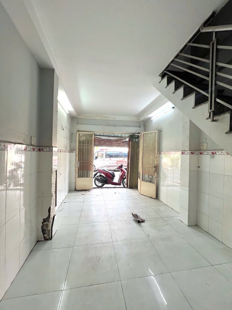 MẶT TIỀN ĐƯỜNG KINH DOANH SUNG TÚC - GẦN TRƯỜNG ĐẠI HỌC, TRƯỜNG CÁC CẤP 123 - TIỆN MUA Ở, KINH DOANH, CHO THUÊ - NHỈNH 3 TỶ