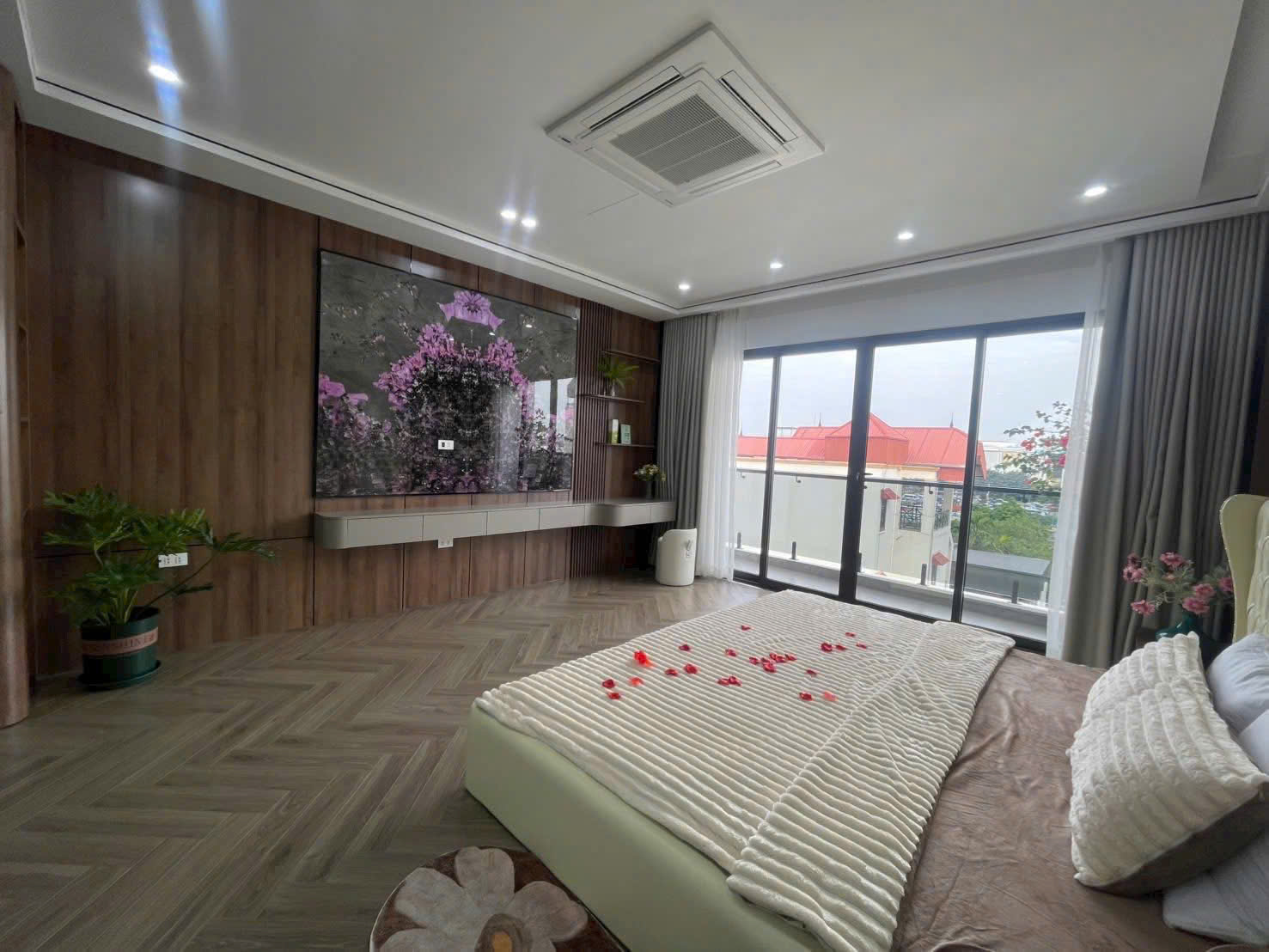 SIÊU PHẨM CỔ LINH - LONG BIÊN  15 TỶ ĐẸP LONG LANH