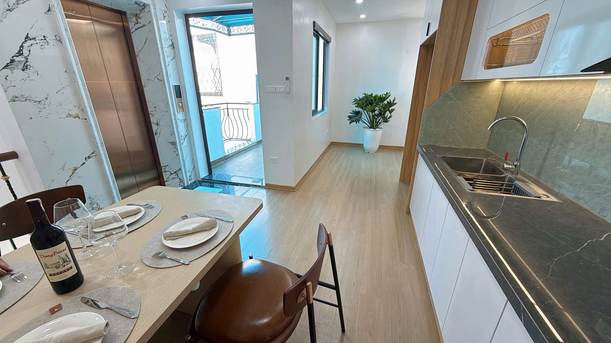 VỊ TRÍ SÔI ĐỘNG NGÀY ĐÊM GIÁ ĐẦU TƯ CHỦ CẦN TIỀN