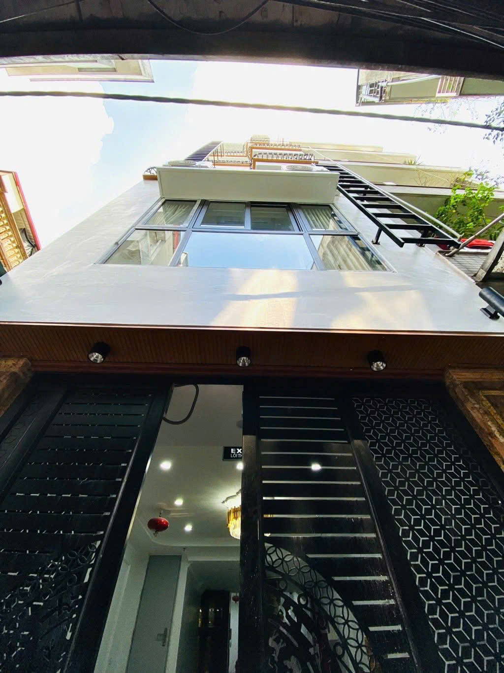 SIÊU PHẨM NHÀ PHỐ TRUNG TÂM ĐỐNG ĐA TIỆN ÍCH XUNG QUANH NGẬP TRÀN