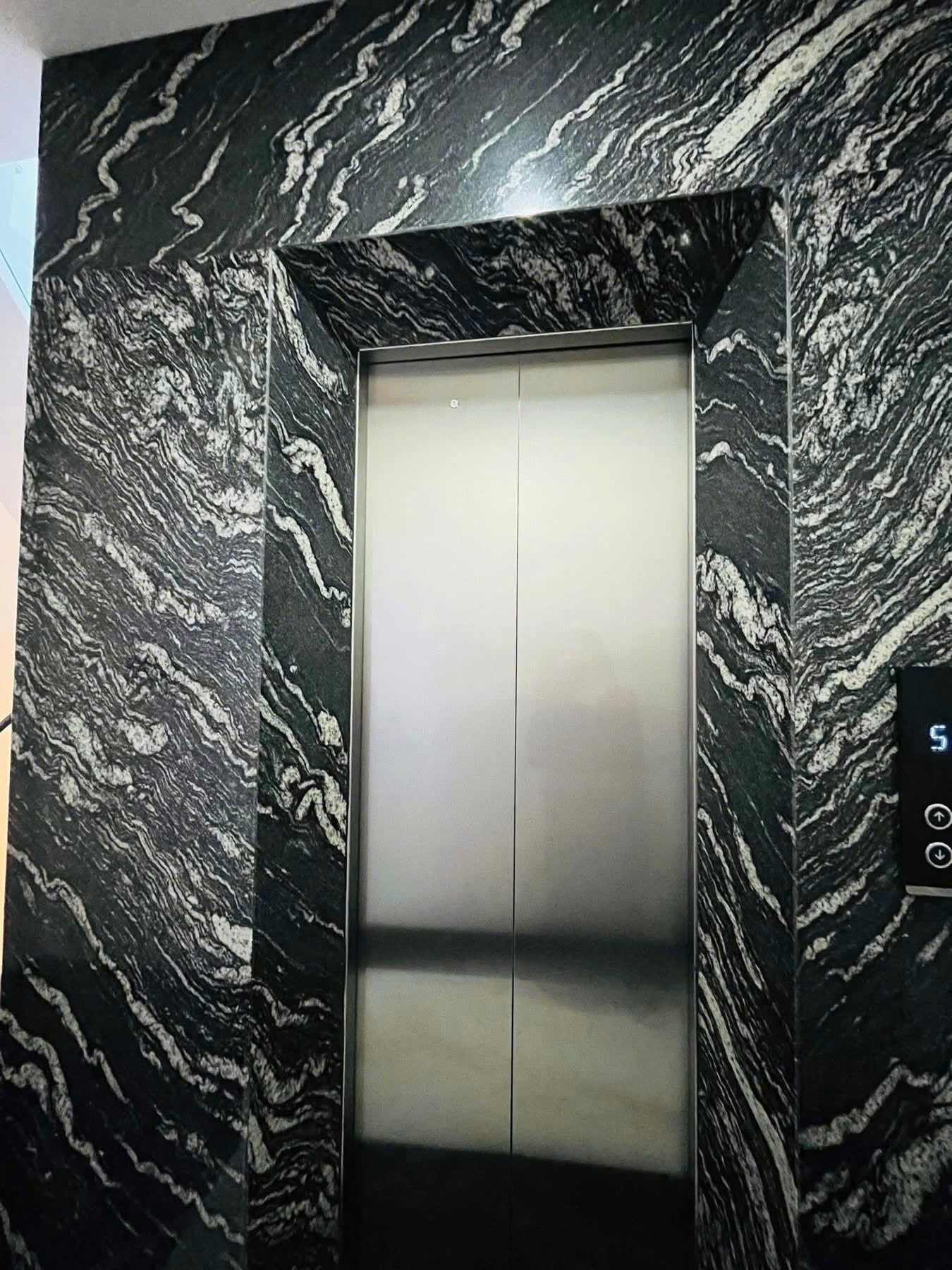 NHÀ MỚI ĐẦY ĐỦ CÔNG NĂNG Ô TÔ VÀO NHÀ GIÁ RẺ NHẤT KHU VỰC