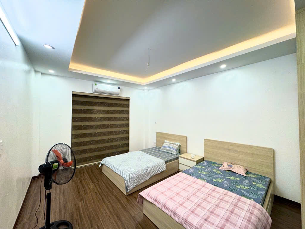 CÓ NHÀ 5 TẦNG CẦN BÁN