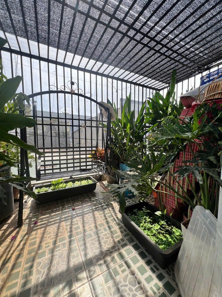 NHÀ 3 TẦNG LÃ XUÂN OAI - Ô TÔ ĐẬU CỬA - SÁT VINCOM Q9