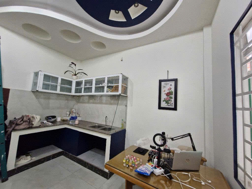 NHÀ 2 LẦU MẶT TIỀN ĐS - ÔTÔ THÔNG - DTCN 82M2
- LÃ XUÂN OAI - F TĂNG NHƠN PHÚ A