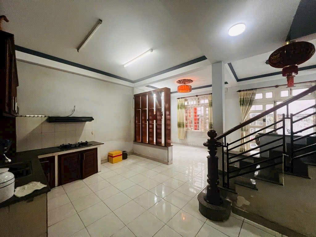 CHÍNH CHÚ NHÀ 3 LẦU - Ô TÔ ĐÕ CỬA - NGAY KHA VẠN CÂN - F LIINH TRUNG