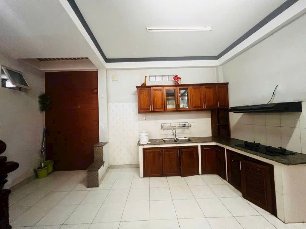 CHÍNH CHÚ NHÀ 3 LẦU - Ô TÔ ĐÕ CỬA - NGAY KHA VẠN CÂN - F LIINH TRUNG