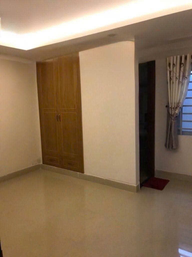 NHÀ 3 TẦNG - 4 PN - HẺM ÔTÔ - SÁT HOÀNG DIỆU 2 - ĐH NGÂN HÀNG